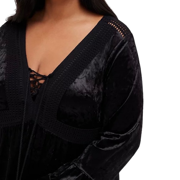 Torrid Plus Size 4 Black Lace Up Tassel Velvet Bell Sleeve Dress NWT - Picture 2 of 14